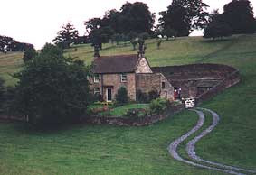 house.jpg (12994 byte)